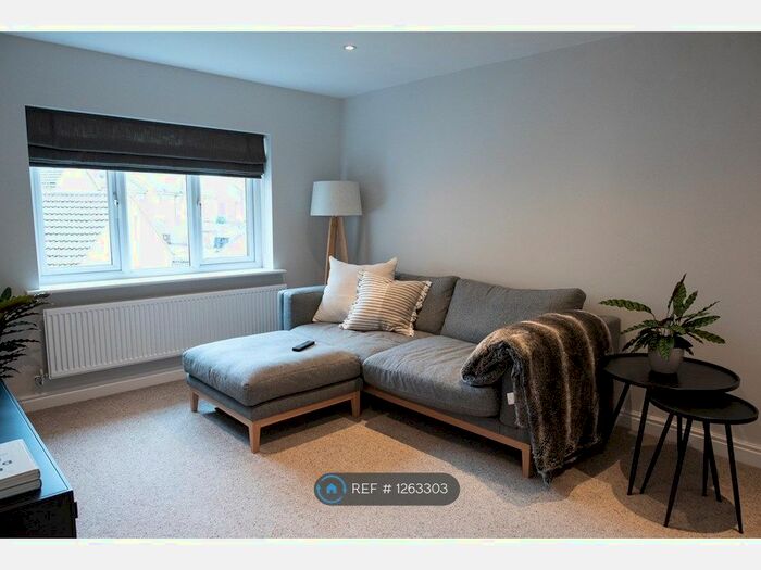 2 Bedroom Maisonette To Rent In Parkway, Chellaston, Derby DE73