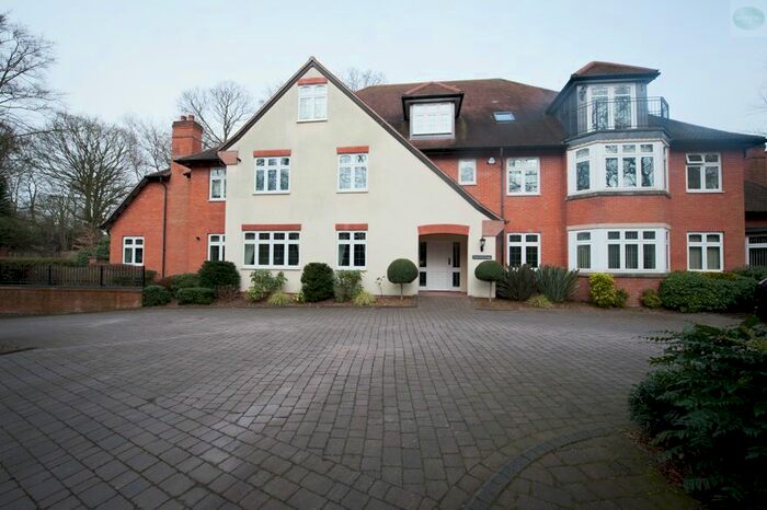 2 Bedroom Flat To Rent In Streetly Lane, Sutton Coldfield, B74