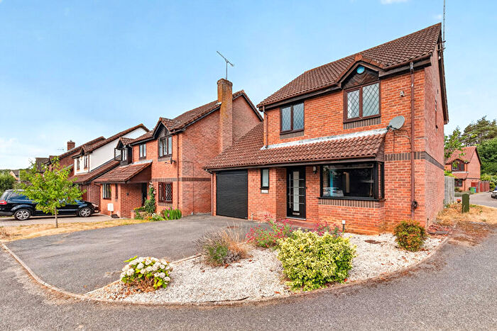 4 Bedroom Detached House For Sale In Wychwood Avenue, Bracknell, RG12