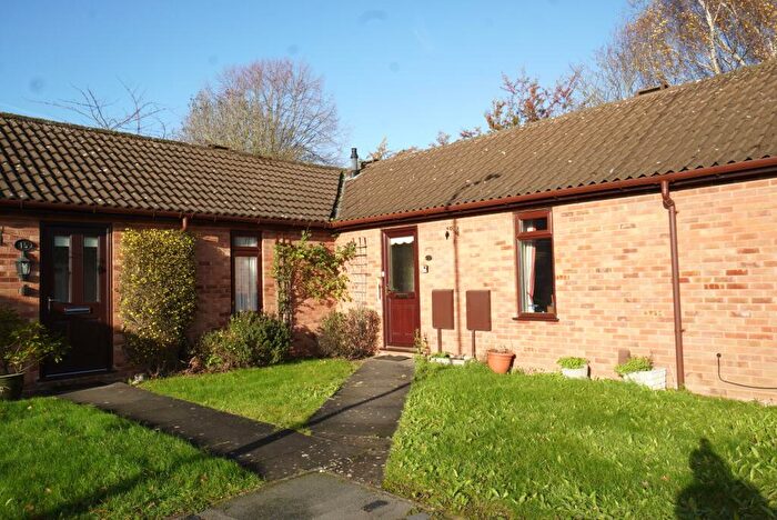 1 Bedroom Bungalow For Sale In De Montfort Close, Loughborough, LE11