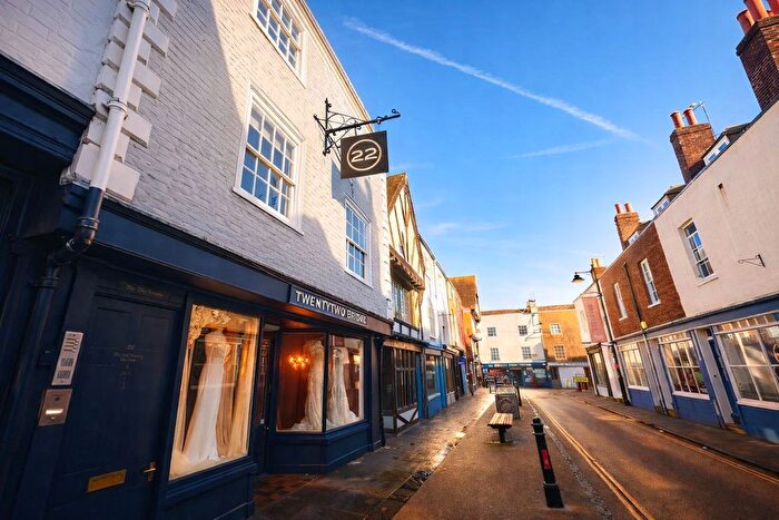 3 Bedroom Flat To Rent In Palace Street, Canterbury, CT1