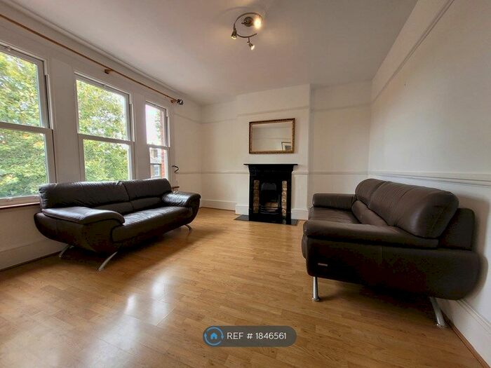2 Bedroom Flat To Rent In Hanwell, London, W7