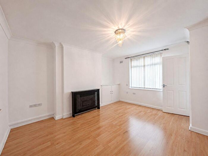 2 Bedroom Detached House To Rent In Kennington Road, Nottingham, NG8