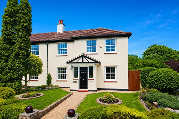 5 Bedroom Semi-Detached House For Sale In The Gallop, South Sutton, SM2