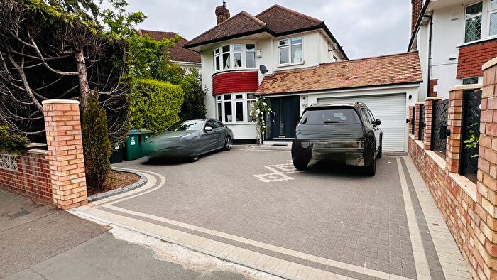 3 Bedroom Detached House To Rent In Colne Way, Watford, WD25