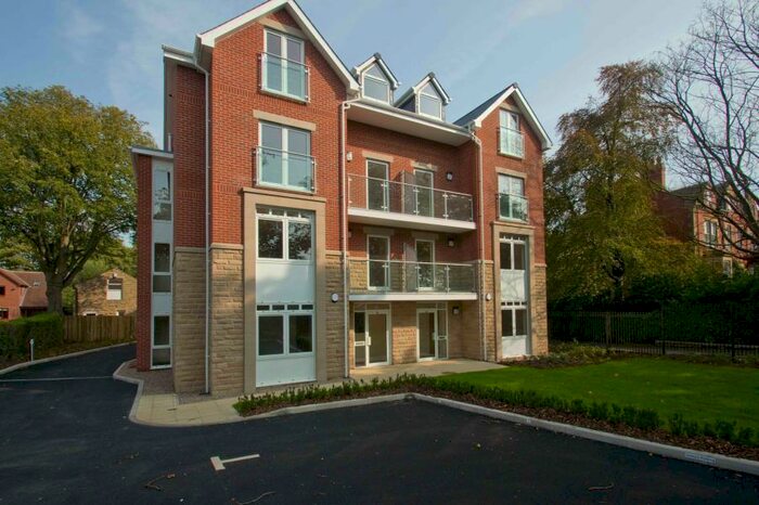 2 Bedroom Apartment To Rent In Chestnut Lodge, Harrogate Road, Moortown, Leeds, LS17