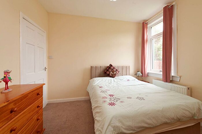 2 Bedroom Semi-Detached Bungalow For Sale In Oxford Road, Renfrew, Renfrewshire, PA4