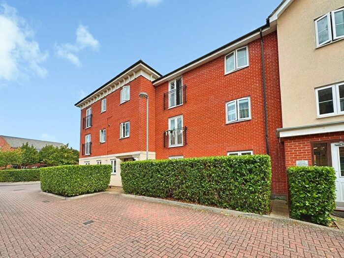 2 Bedroom Flat To Rent In Williamson Road, Watford, Hertfordshire, WD24