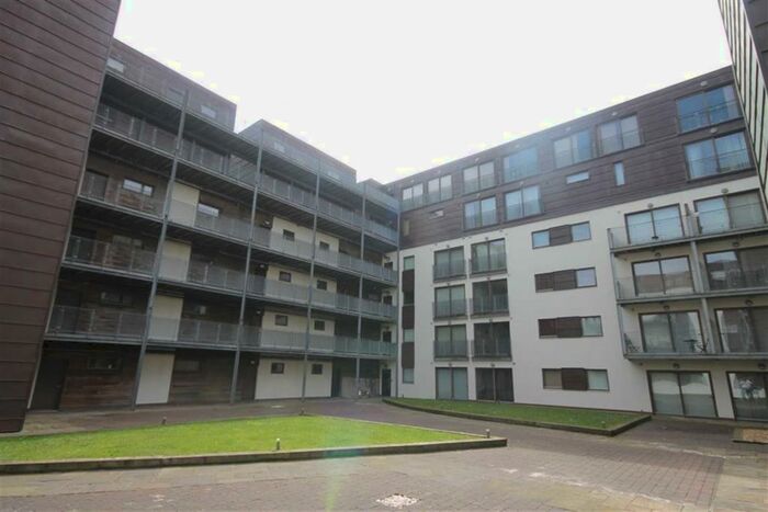 2 Bedroom Flat To Rent In Advent House, City Centre, M4