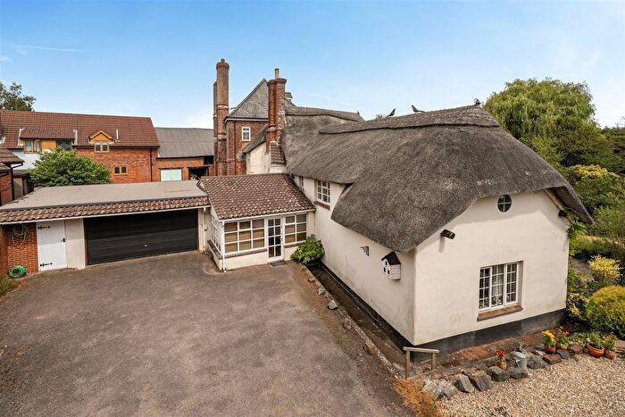 4 Bedroom Semi-Detached House For Sale In Farringdon, Exeter, EX5
