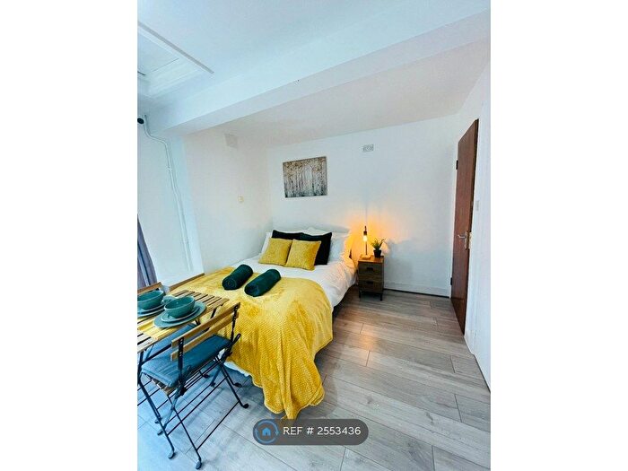 Studio To Rent In Seven Sisters Road, London, N4