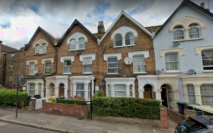 2 Bedroom Flat To Rent In Hermitage Road, Harringay, London, N4