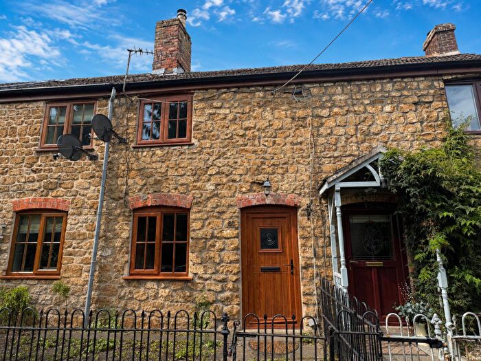 2 Bedroom Cottage To Rent In Rowley, Cam, GL11