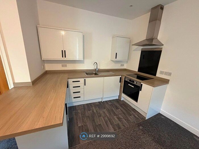 Studio To Rent In Dodworth Road, Barnsley, S70