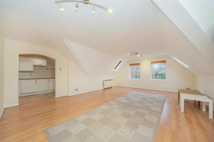 2 Bedroom Flat To Rent In Burghley Hall Close, London, SW19