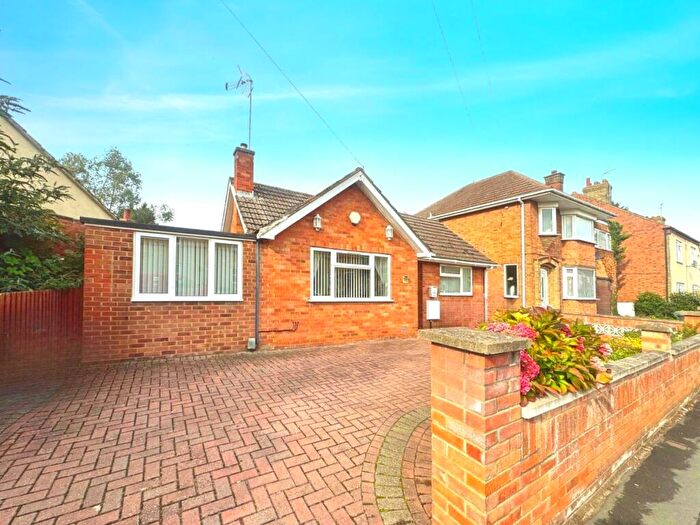 2 Bedroom Detached Bungalow For Sale In Crown Street, Peterborough, PE1