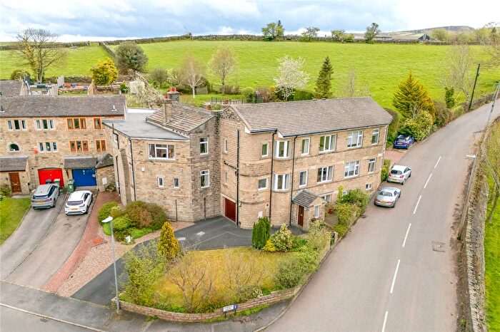 3 Bedroom Semi-Detached House For Sale In Fearnley Court, Wooldale, Holmfirth, HD9