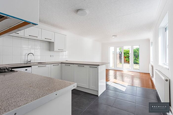 3 Bedroom Maisonette To Rent In Hurst Road, West Molesey, Surrey, KT8