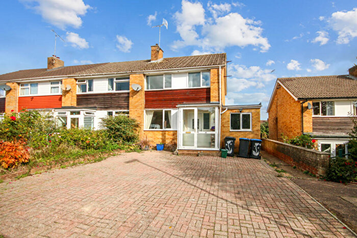 3 Bedroom End Of Terrace House For Sale In Perry Avenue, East Grinstead, West Sussex, RH19