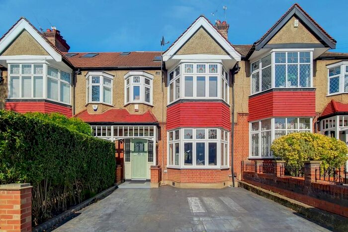 4 Bedroom Semi-Detached House To Rent In Oak Hill Crescent, Highams Park, Woodford Green, IG8