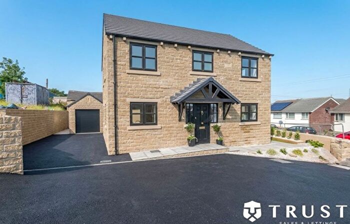 4 Bedroom Detached House For Sale In Commonside, Batley, WF17