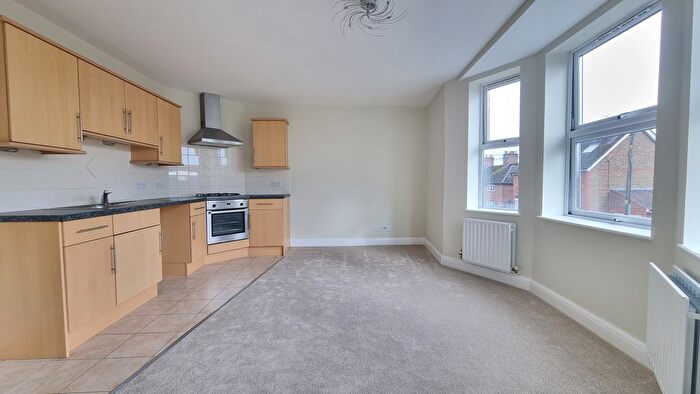 1 Bedroom Flat To Rent In Royal George Road, Burgess Hill, RH15