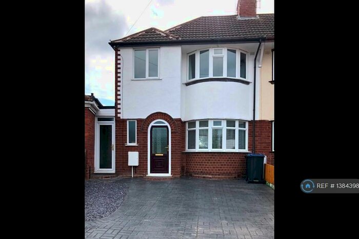 3 Bedroom Semi-Detached House To Rent In Quinton, Birmingham, B32