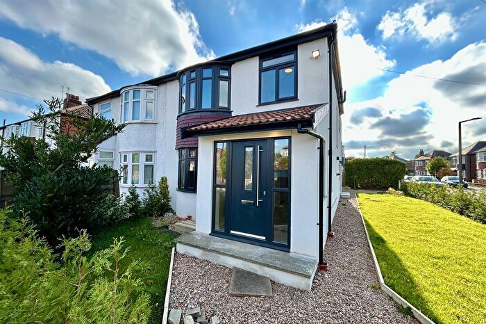 4 Bedroom Semi Detached House For Sale In Green Walk, Gatley, SK8