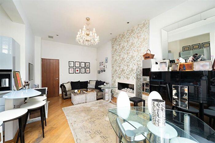 2 Bedroom Flat For Sale In Rutland Gate, London, SW7
