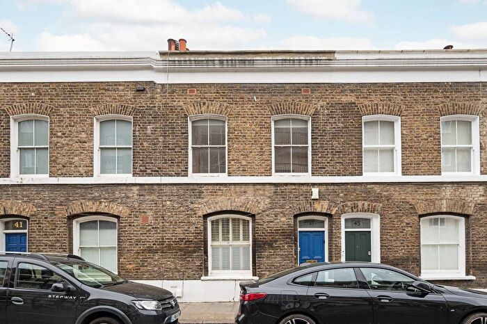 2 Bedroom Terraced House To Rent In Wellington Row, Columbia Road, London, E2