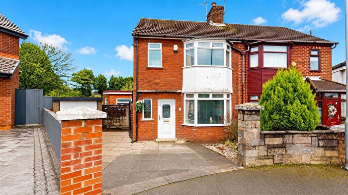 3 Bedroom Semi-Detached House For Sale In Myrtle Grove, Billinge, Wigan, WN5