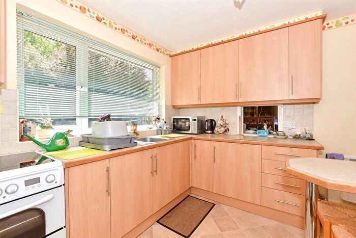 2 Bedroom Detached Bungalow For Sale In Williams Place, Ewhurst, Cranleigh, Surrey, GU6