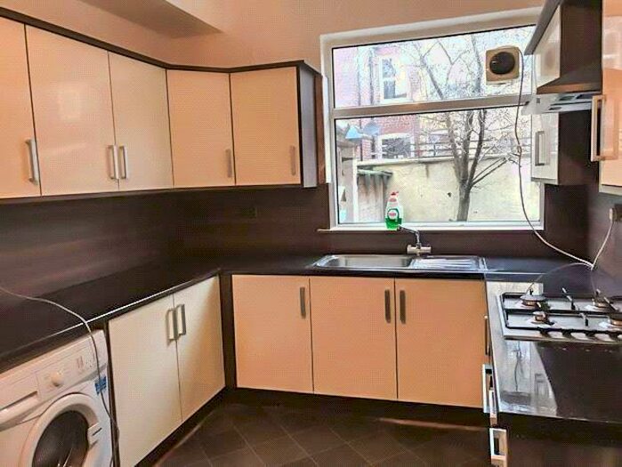 4 Bedroom Terraced House To Rent In Ruskin Avenue, Fallowfield, M14