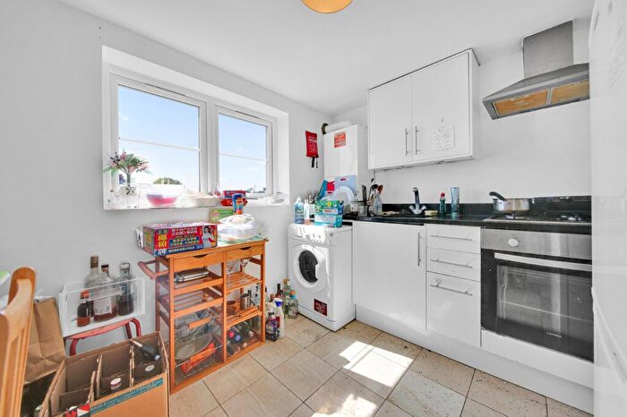2 Bedroom Flat To Rent In Sussex Way, Holloway, N7