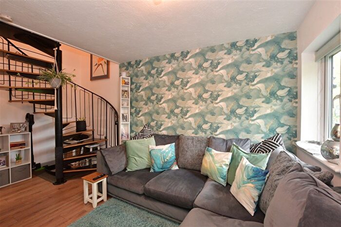 1 Bedroom End Terrace House For Sale In Copperfields, Laindon, Basildon, Essex, SS15