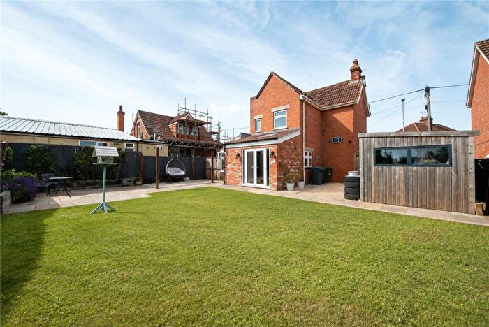 3 Bedroom Detached House For Sale In Haynes Road, Westbury, BA13