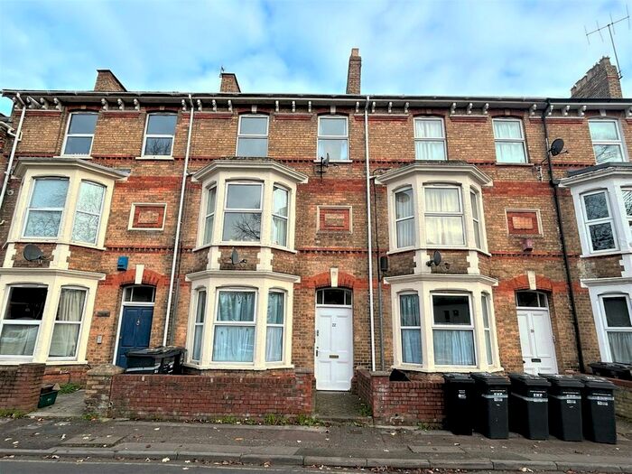 Studio To Rent In Belvedere Road, Taunton, TA1