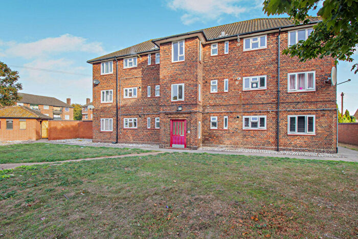 2 Bedroom Flat For Sale In Corve Lane, Thurrock, RM15