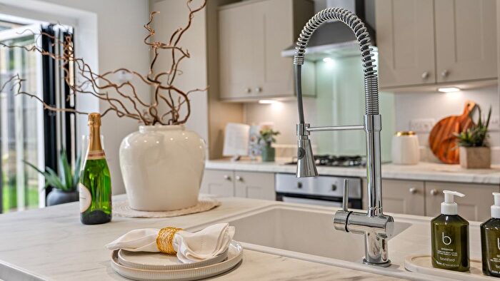 3 Bedroom End Of Terrace House For Sale In Hawkshead Road, Glossop, SK13