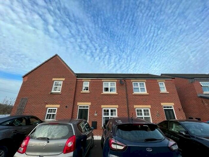 3 Bedroom Mews To Rent In Sandeman Crescent, Winnington, CW8