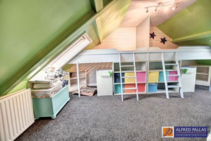 2 Bedroom Terraced Bungalow For Sale In Stranton Terrace, Roker, SR6