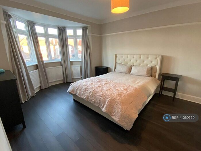 4 Bedroom Detached House To Rent In London, London, SE24