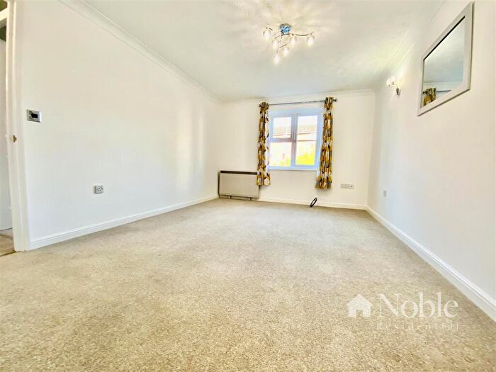 1 Bedroom Retirement Property To Rent In Queenswood House, Eastfield Road, Brentwood, CM14