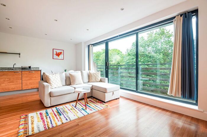 1 Bedroom Flat For Sale In Denmark Hill, London, SE5