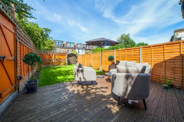 3 Bedroom Detached House To Rent In Vernon Avenue, London, SW20
