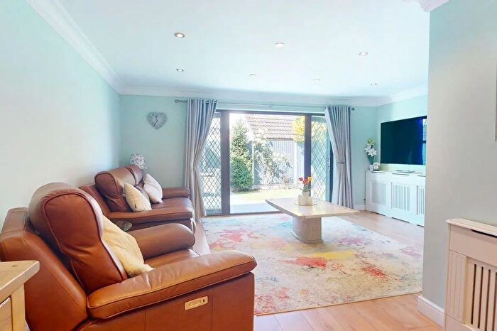 3 Bedroom Semi-Detached House To Rent In Church Park Road, Pitsea, SS13