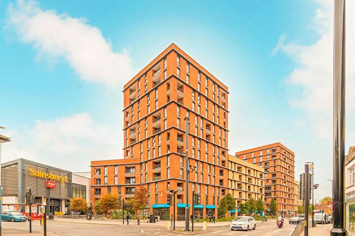 2 Bedroom Flat To Rent In High Street, Sutton, SM1
