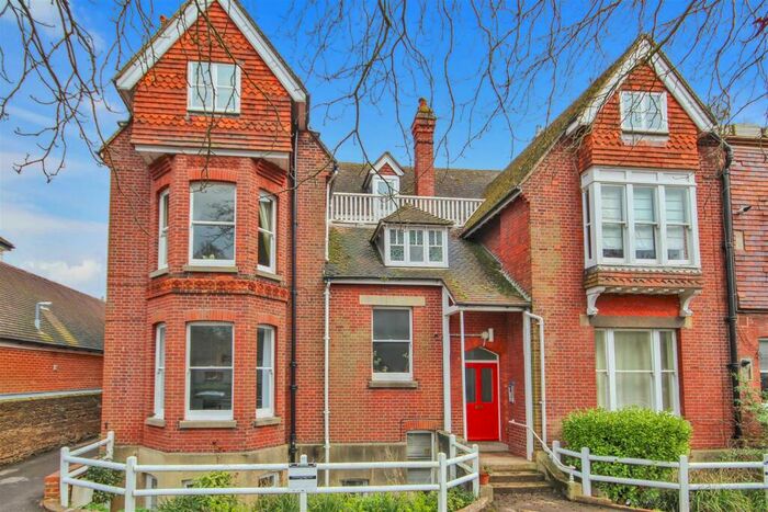 2 Bedroom Flat To Rent In Preston Park Avenue, Brighton, BN1