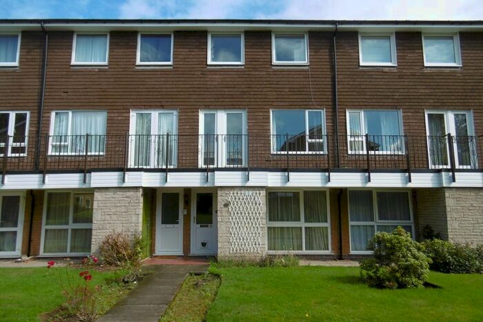 2 Bedroom Maisonette To Rent In Avon Drive, Moseley, B13