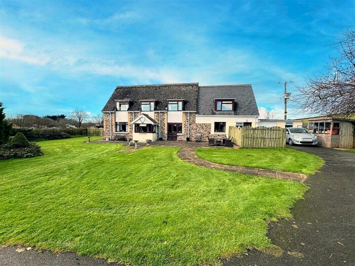 4 Bedroom Semi-Detached House For Sale In Twixt Braunton & Barnstaple, EX31